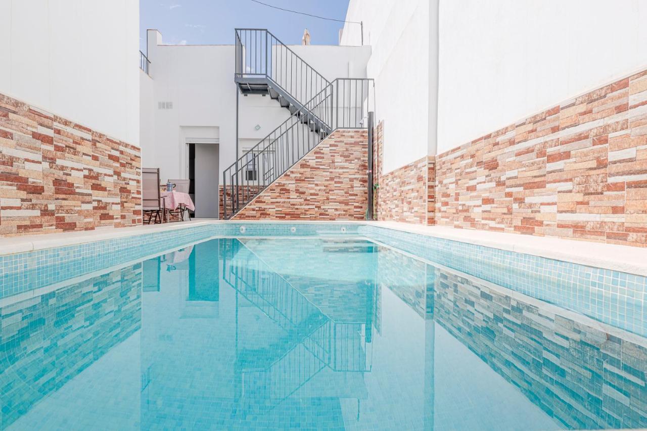 Holiday home Casa A 5 Min De Sevilla Con Piscina Camas