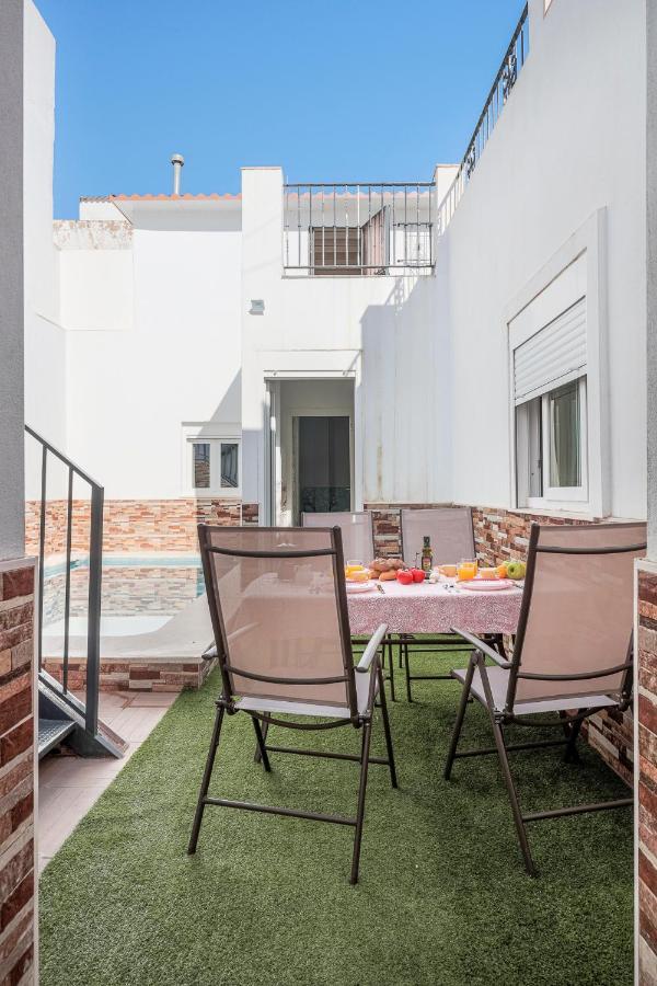 Casa A 5 Min De Sevilla Con Piscina Holiday home Camas
